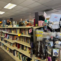 This N That - BOOK ISLE