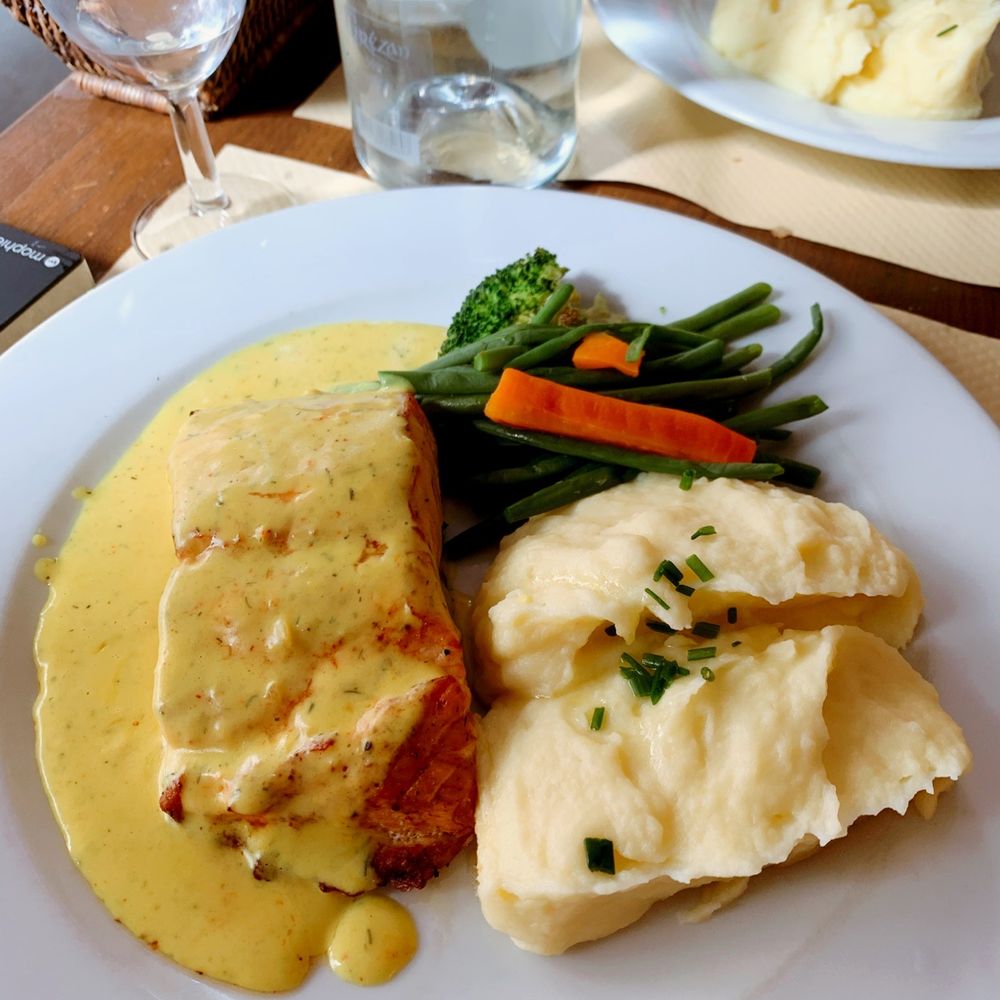La Cave Gourmande - Salmon Steak - Bistros Near Me - Paris, 75