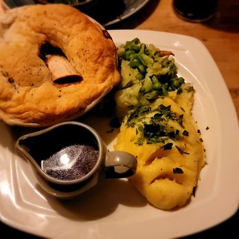 The Hoop and Grapes - Lamb shank pie, so delicious! - Pubs Near Me - London, XGL The Hoop and Grapes - Lamb shank pie, so delicious! - Pubs Near Me - London, XGL