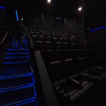 AMC TOWN SQUARE 18 - Updated December 2025 - 1099 Photos & 1067 Reviews