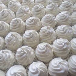 Moya's Bakery - Merengue