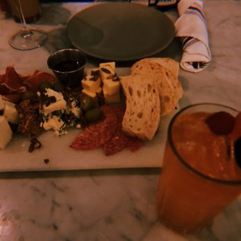 Estación Central - Costa Dorada and charcuterie board - Cocktail Bars Near Me - Tijuana, BCN Estación Central - Costa Dorada and charcuterie board - Cocktail Bars Near Me - Tijuana, BCN
