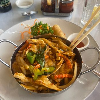 Thai Samurai - Drunken Noodles/Basil Noodles. Lunch portion. Huge. So good. - Thai Near Me - Nashville, Tennessee