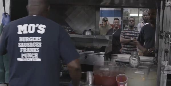 Mo's Burgers by null
