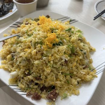 Fung Wong - Shredded beef and cilantro fried rice 香茜牛鬆炒飯 was so flavorful and savory - Chinese Near Me - San Francisco, California Fung Wong - Shredded beef and cilantro fried rice 香茜牛鬆炒飯 was so flavorful and savory - Chinese Near Me - San Francisco, California