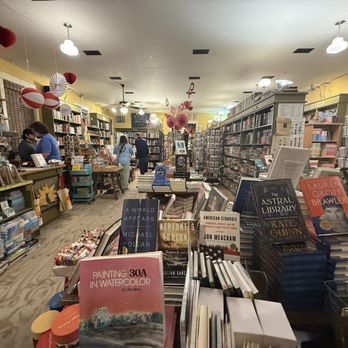 Sundog Books - Bookstores Near Me - Santa Rosa Beach, Florida