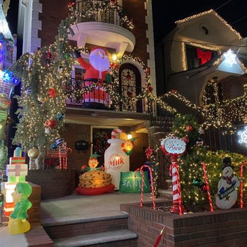 Dyker Heights Christmas Lights - Bus Tours Near Me Dyker Heights Christmas Lights - Bus Tours Near Me