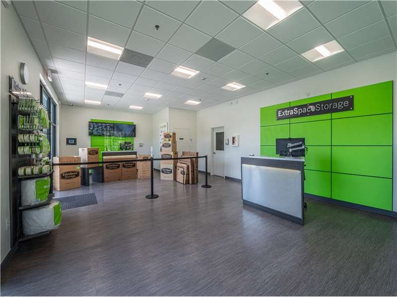 EXTRA SPACE STORAGE Updated September 2024 16 Photos 3280