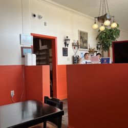 Tuppee Tong Thai Restaurant - Front counter