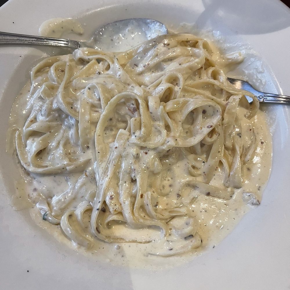 Adriatic Cafe Italian Grill - Fettuccine Alfredo - Italian Near Me - Tomball, Texas