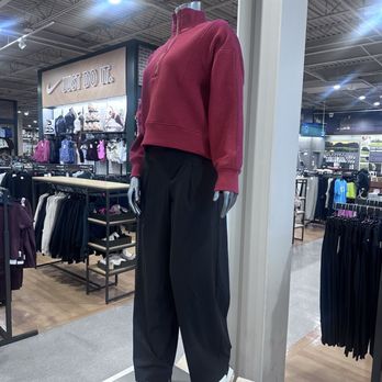 DICK'S Sporting Goods - Sweatshirts - Sports Wear Near Me - Tucson, Arizona