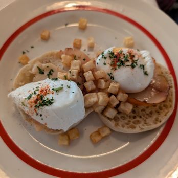 Arnaud's Restaurant - Eggs Fateux - Cajun/Creole Near Me - New Orleans, Louisiana Arnaud's Restaurant - Eggs Fateux - Cajun/Creole Near Me - New Orleans, Louisiana