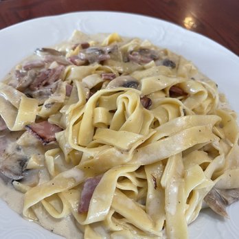 Bella Sera - Alfredo Carbonara - Italian Near Me - Fredericksburg, Texas