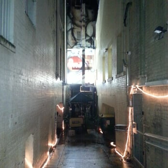 Brew - Alley entrance - Wine Bars Near Me - Brisbane, QLD Brew - Alley entrance - Wine Bars Near Me - Brisbane, QLD