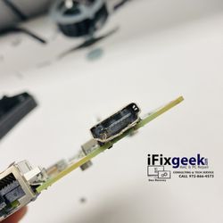 iFixGeek - Always take proper precautions to avoid static discharge and damage to other components. Disconnect the power supply and any other cables to