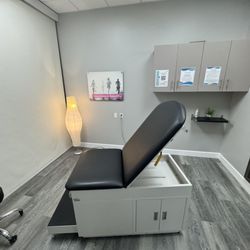 Brazils Waxing Center - Clean, private waxing room designed for a comfortable, professional appointment.
