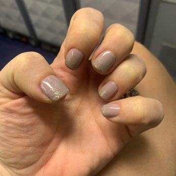 Em Salon & Spa - Gel manicure - Nail Salons Near Me - Bellevue, Washington