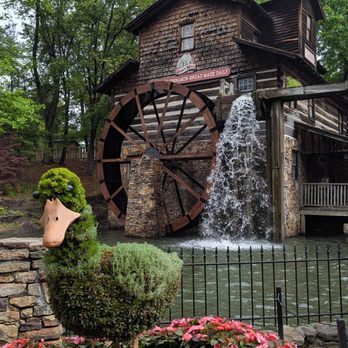 Dollywood - Amusement Parks Near Me - Pigeon Forge, Tennessee Dollywood - Amusement Parks Near Me - Pigeon Forge, Tennessee