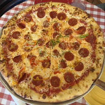 Bill's Pizza - Large Pepperoni with Bell Peppers and Extra Cheese - Pizza Near Me - Prescott, Arizona