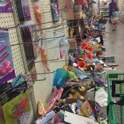 Dollar Tree - I have never been in a store so trashed