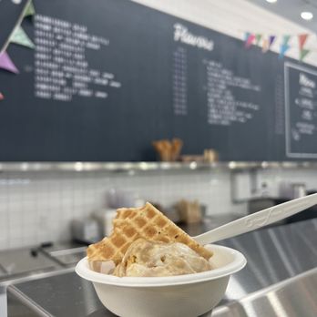Jeni's Splendid Ice Creams - Gooey Butter Cake with a waffle slice! - Ice Cream & Frozen Yogurt Near Me - Atlanta, Georgia