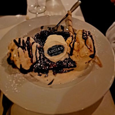 Lucia's On The Lake by null