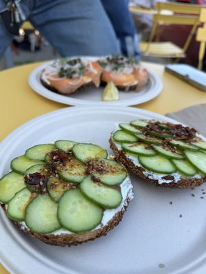 Mustard's Bagels by null