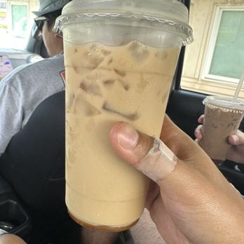 Espresso Alley - Honey lavender iced latte - Coffee & Tea Near Me - McHenry, Maryland