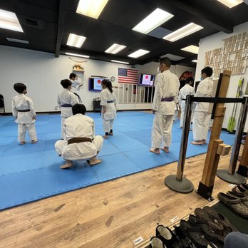 JKA WF Los Angeles - Getting ready to start class - Karate Near Me - Whittier, California JKA WF Los Angeles - Getting ready to start class - Karate Near Me - Whittier, California