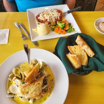 Jacks Trattoria - Clam steamers w/ garlic bread, chicken parm w/ veg & mashers - Italian Near Me - Avalon, California Jacks Trattoria - Clam steamers w/ garlic bread, chicken parm w/ veg & mashers - Italian Near Me - Avalon, California
