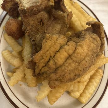 Love's Seafood & Steaks - Seafood Near Me - Savannah, Georgia