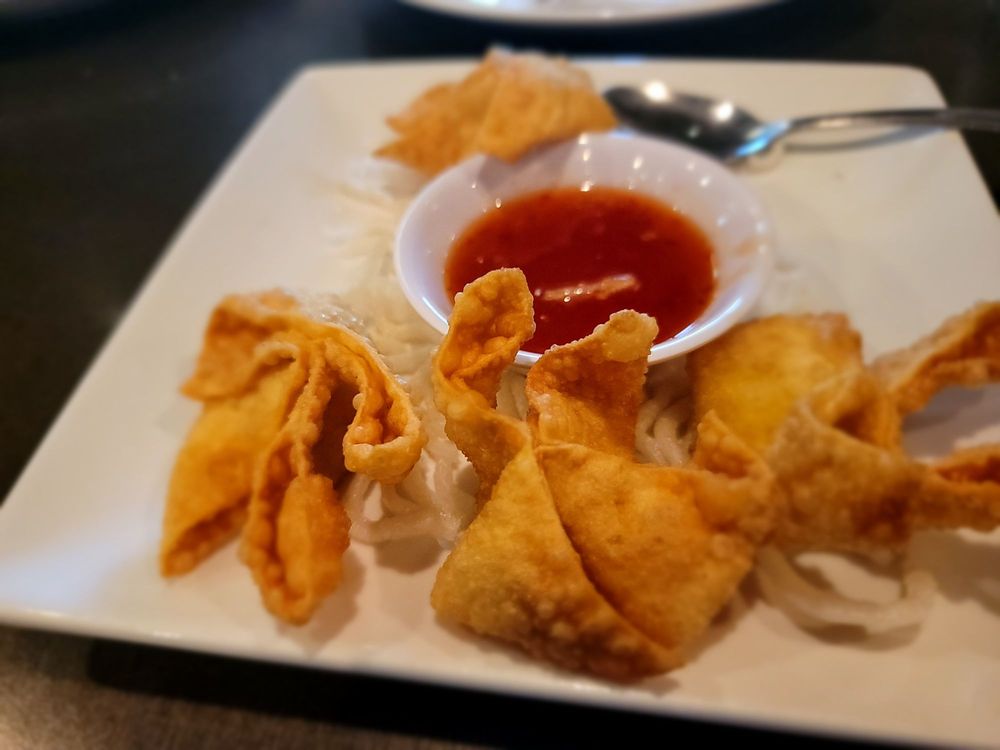 Lemon Grass Restaurant & Lounge