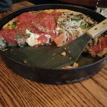 Pizzeria Uno - Half and half,  numero uno/ spinach. Good price,  the crust was delicious,  good service.  Definitely recommended - Pizza Near Me - Chicago, Illinois