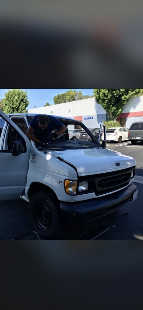 CF WINDSHIELD EXPRESS - Updated October 2025 - 21 Photos - 5692 Star ...