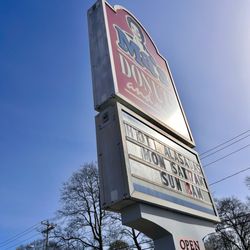 Ma's Donuts and More - Sign