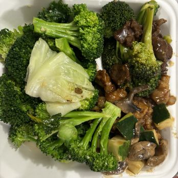 Panda Express - Super Greens with Beef Broccoli Beef and Chicken Mushroom Chicken - Chinese Near Me - Honolulu, Hawaii