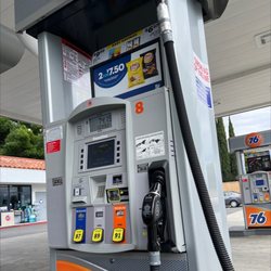 76 Gas station - Gas price is crazy!