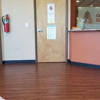 Queen's Island Urgent Care - Waiting Lobby - Urgent Care Near Me - Honolulu, Hawaii Queen's Island Urgent Care - Waiting Lobby - Urgent Care Near Me - Honolulu, Hawaii