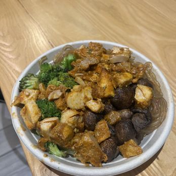 Bolay - Oviedo - LG Bowl Chicken broccoli Mushrooms Rice and potato noodles - New American Near Me - Oviedo, Florida Bolay - Oviedo - LG Bowl Chicken broccoli Mushrooms Rice and potato noodles - New American Near Me - Oviedo, Florida