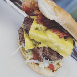 Girls On Fire Food Truck - Bacon cheeseburger