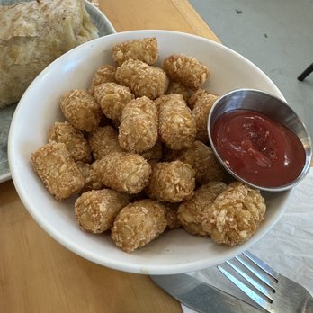 Toast Kitchen & Bakery - Tator tots - Breakfast & Brunch Near Me - Tustin, California