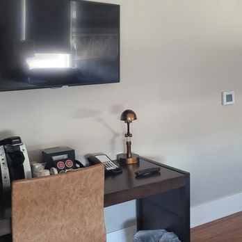 Hotel Indigo Spokane Downtown - TV n desk - Hotels Near Me - Spokane, Washington