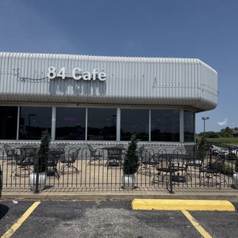 84 Cafe - Outside of 84 Cafe - Breakfast & Brunch Near Me - Hayti, Missouri