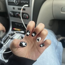 Luxury Nails and Spa - Dip powder & false tips with design
