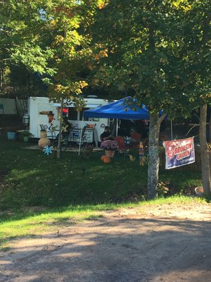 Curbside Kitchen Restaurant On Wheels by null