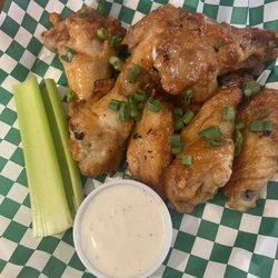 Upper 1 Lounge - Classic wings- honey buffalo sauce with ranch! Yum yum!