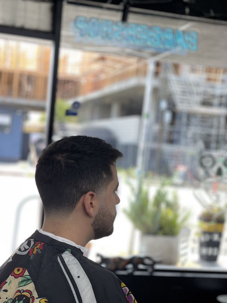 Catrin Barbershop Logo