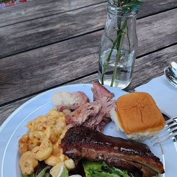 Big Earl's BBQ - I wish I had more photos of the food but we dug in before I could remember to take them! - Caterers Near Me - Ukiah, California Big Earl's BBQ - I wish I had more photos of the food but we dug in before I could remember to take them! - Caterers Near Me - Ukiah, California