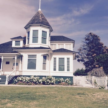 Bartlett Park - Newland house - Parks Near Me - Huntington Beach, California
