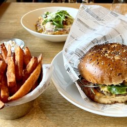 Chalet Robinson - Hamburger and sweet potato fries-Yummy